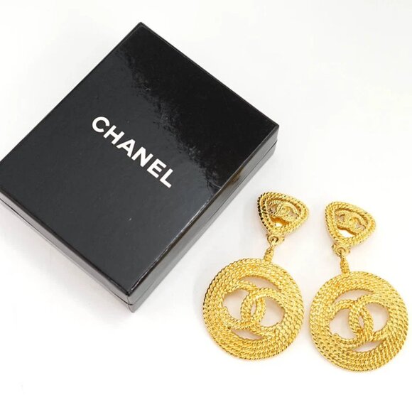 CHANEL CC Logos Round Triangle Twist Rope Clip-On Earrings Gold Tone 28 Auth - Picture 6 of 6